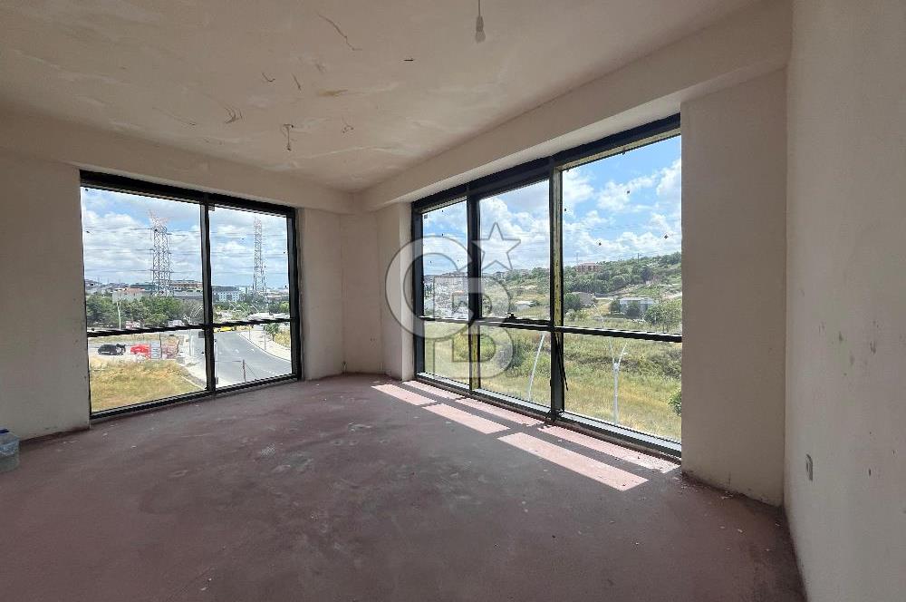 HADIMKÖY 899 M² CADDE ÜZERİ 5 KATLI KİRALIK PLAZA