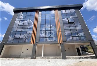 HADIMKÖY 899 M² CADDE ÜZERİ 5 KATLI KİRALIK PLAZA