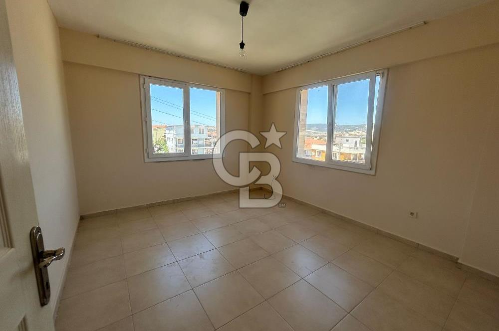 Foça Kazım Dirik Mahallesinde 1+1 Kiralık Daire