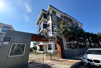 Çiğli Ataşehir’de Doğa Manzaralı, Ebeveyn Banyolu 3+1 Daire