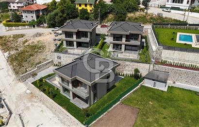 CB ENVOY |Başiskele'nin Kalbinde Müstakil Havuzlu 4+1 Lüks Villa