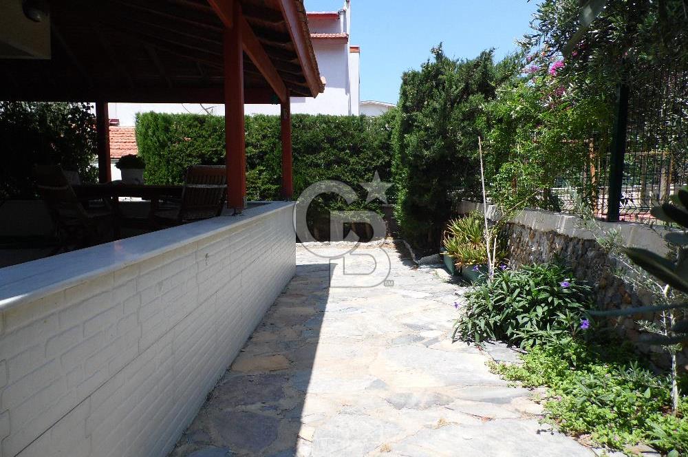 URLA İLTUR SİTESİN'DE 3+1 FIRSAT VİLLA
