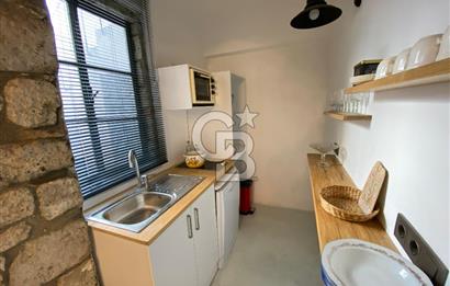 ÇEŞME ALAÇATI HACIMEMİŞ'TE 1+1 SATILIK 2 KATLI ESKİ RUM EVİ