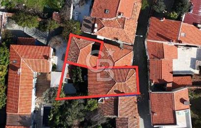 ÇEŞME ALAÇATI HACIMEMİŞ'TE 1+1 SATILIK 2 KATLI ESKİ RUM EVİ