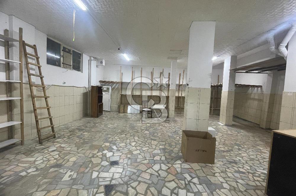 Kısıklı' da, Mağaza, Depo benzeri işlere uygun 120 m2 Dükkan