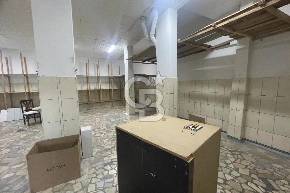 Kısıklı' da, Mağaza, Depo benzeri işlere uygun 120 m2 Dükkan