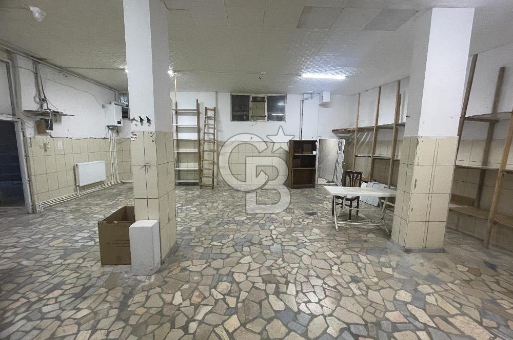 Kısıklı' da, Mağaza, Depo benzeri işlere uygun 120 m2 Dükkan