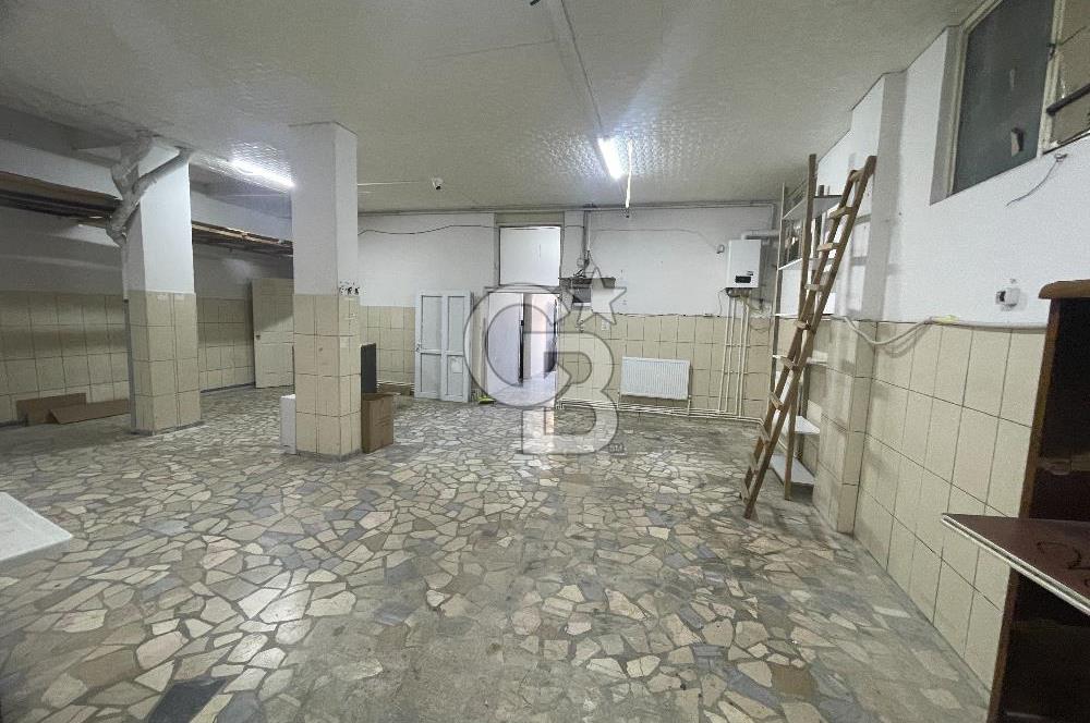 Kısıklı' da, Mağaza, Depo benzeri işlere uygun 120 m2 Dükkan