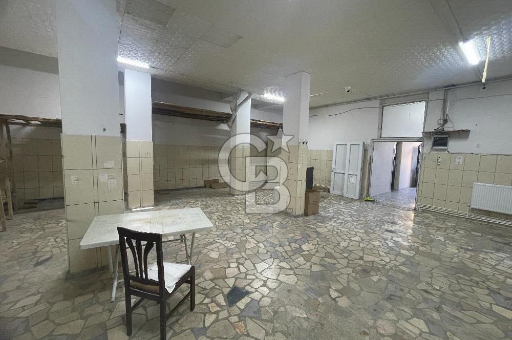 Kısıklı' da, Mağaza, Depo benzeri işlere uygun 120 m2 Dükkan