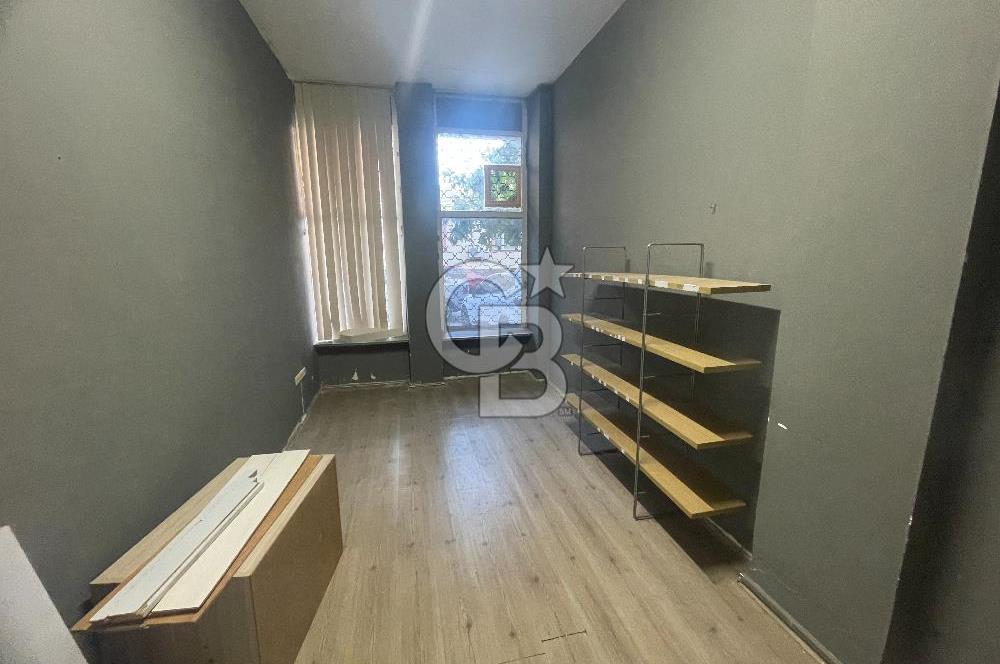 Kısıklı' da, Mağaza, Depo benzeri işlere uygun 120 m2 Dükkan