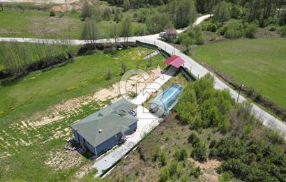 BURSA İZNİK KUTLUCA'DA 6.300M2 ARSADA SATILIK HAVUZLU KÖY EVİ