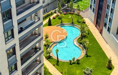 Zeytinburnu Flores Konaklarında 3,5+1  Satılık Daire
