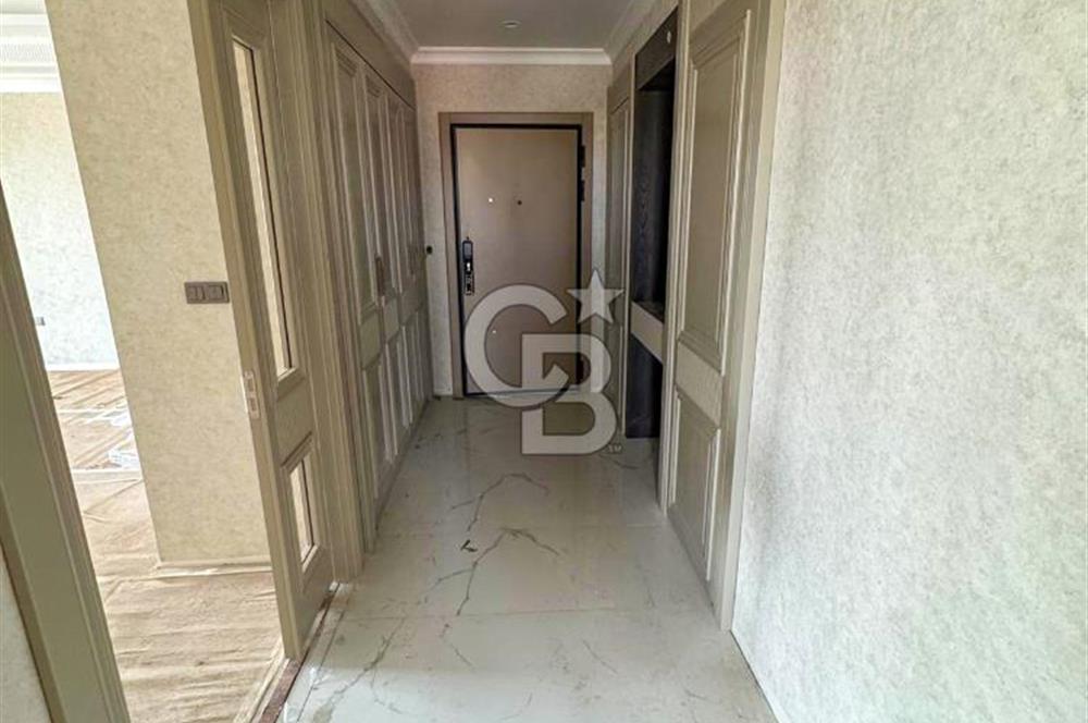Zeytinburnu Flores Konaklarında 3,5+1  Satılık Daire