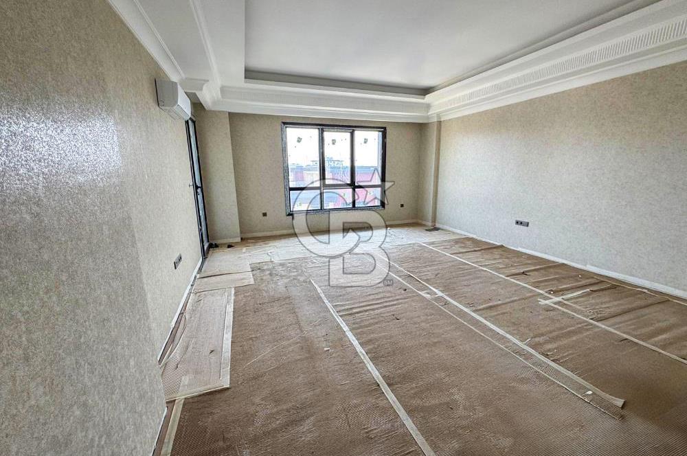 Zeytinburnu Flores Konaklarında 3,5+1  Satılık Daire