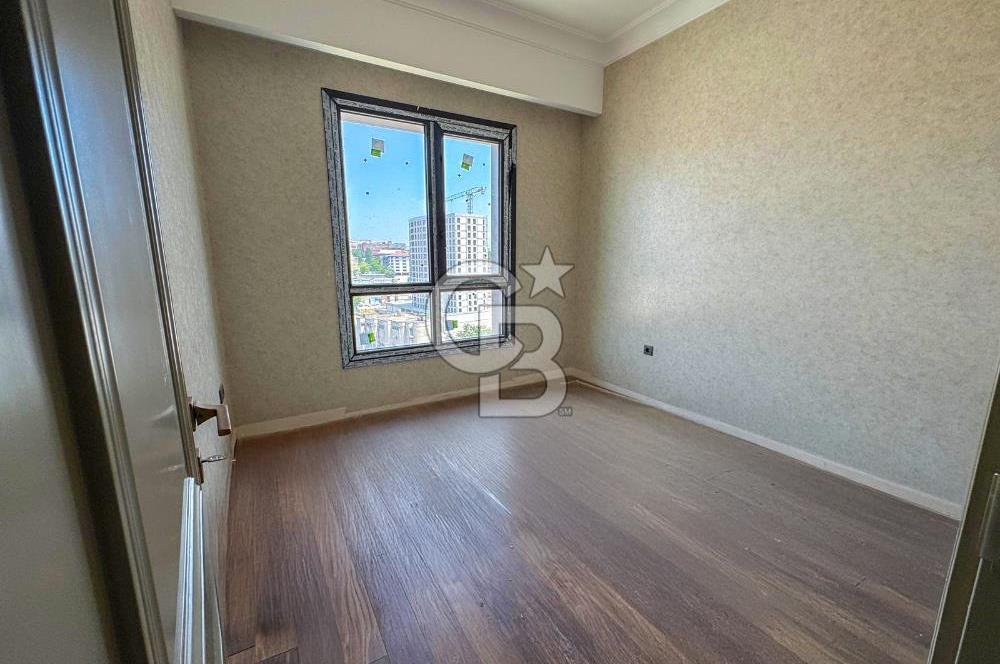 Zeytinburnu Flores Konaklarında 3,5+1  Satılık Daire