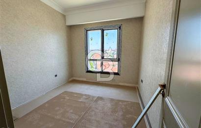 Zeytinburnu Flores Konaklarında 3,5+1  Satılık Daire