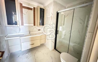 Zeytinburnu Flores Konaklarında 3,5+1  Satılık Daire