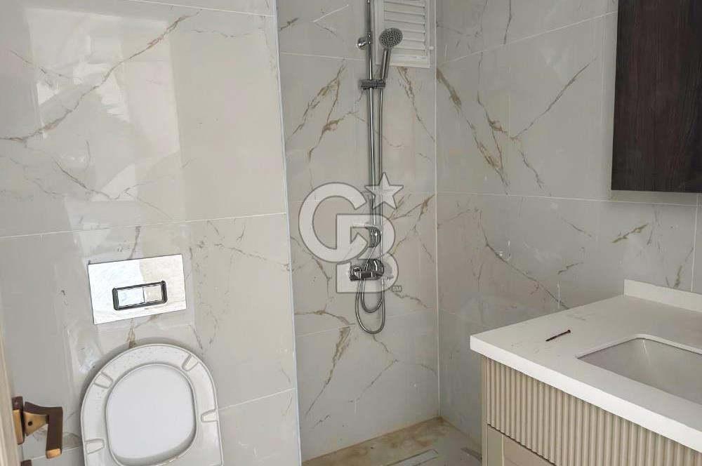 Zeytinburnu Flores Konaklarında 3,5+1  Satılık Daire