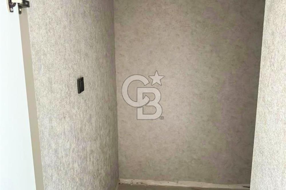 Zeytinburnu Flores Konaklarında 3,5+1  Satılık Daire