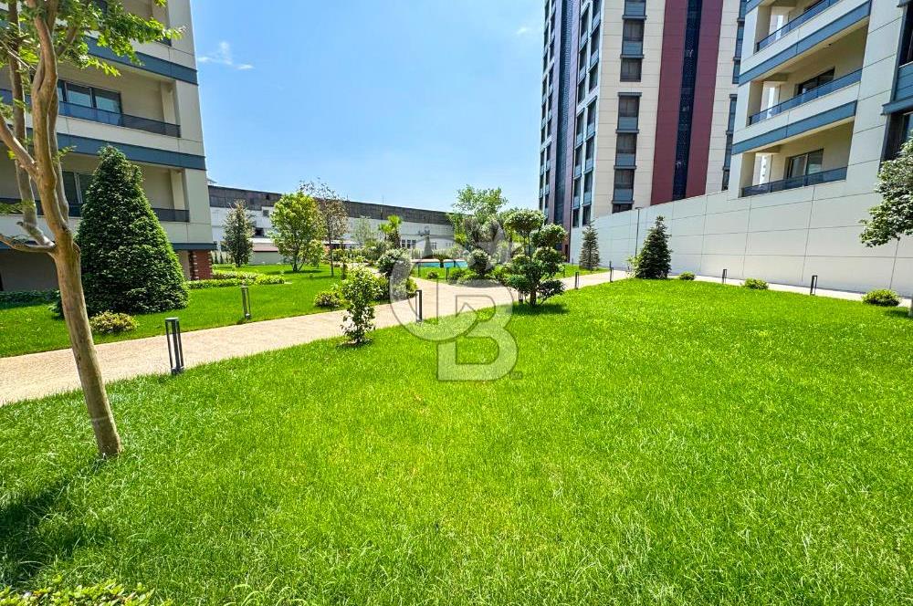 Zeytinburnu Flores Konaklarında 3,5+1  Satılık Daire