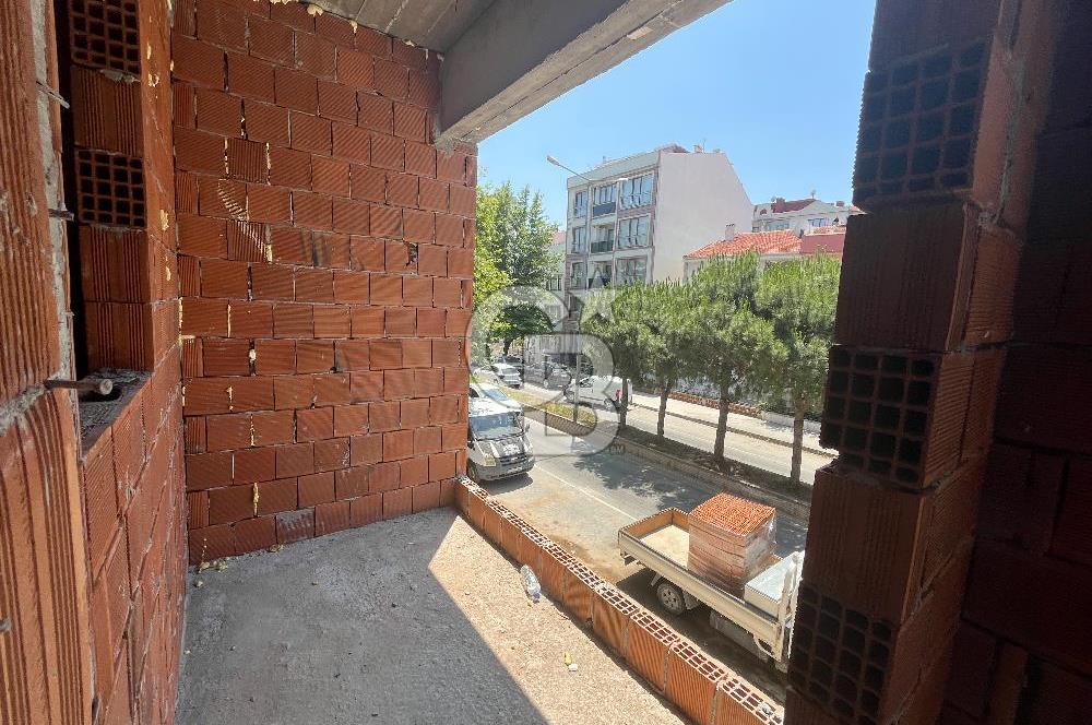 ÇANAKKALE BARBAROS MAHALLESİNDE CADDE ÜZERİ 2+1 SATILIK DAİRE