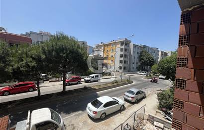 ÇANAKKALE BARBAROS MAHALLESİNDE CADDE ÜZERİ 2+1 SATILIK DAİRE