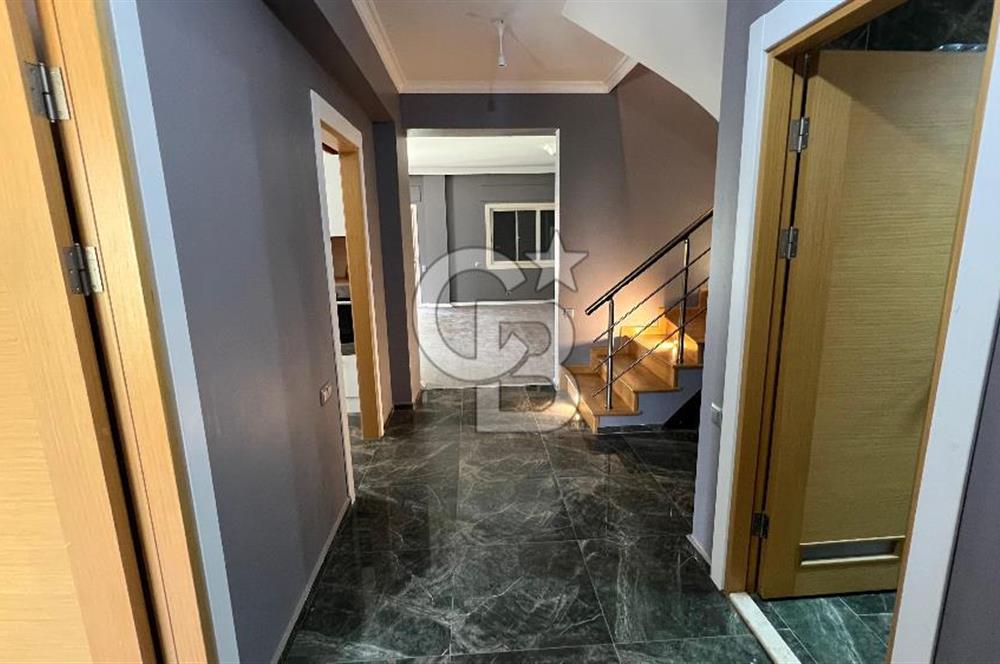 Çiğli Sasalı Gold Park Evleri'nde Satılık 4+1 Villa