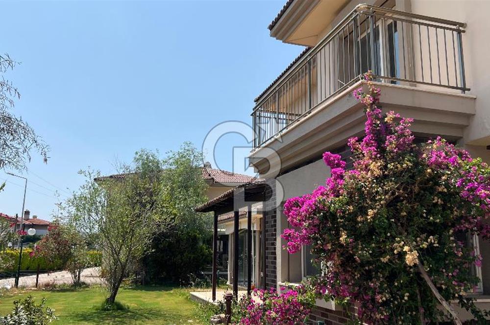 Çiğli Sasalı Gold Park Evleri'nde Satılık 4+1 Villa
