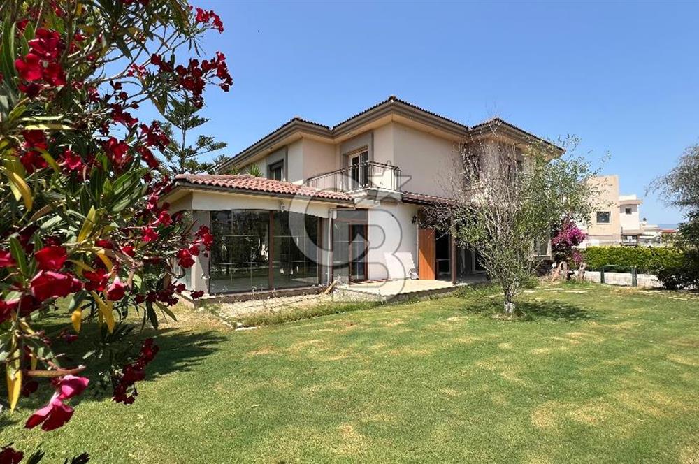 Çiğli Sasalı Gold Park Evleri'nde Satılık 4+1 Villa