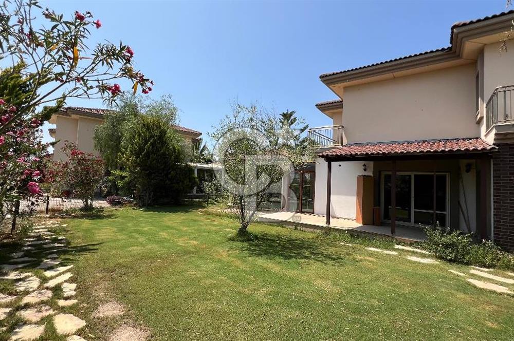 Çiğli Sasalı Gold Park Evleri'nde Satılık 4+1 Villa
