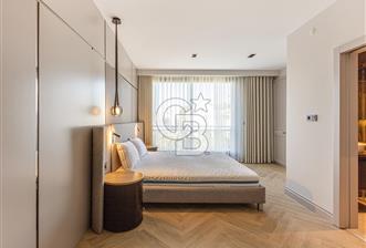 TEOK'tan Alaçatı Ağaçlı Yol'da Özel Tadilatlı Sıfır Eşyalı Villa