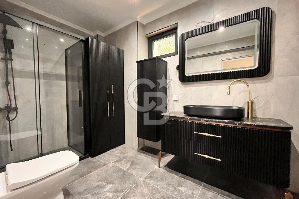 GÜZELYALI'DA SATILIK DENİZ MANZARALI 3+1 LÜKS VİLLA