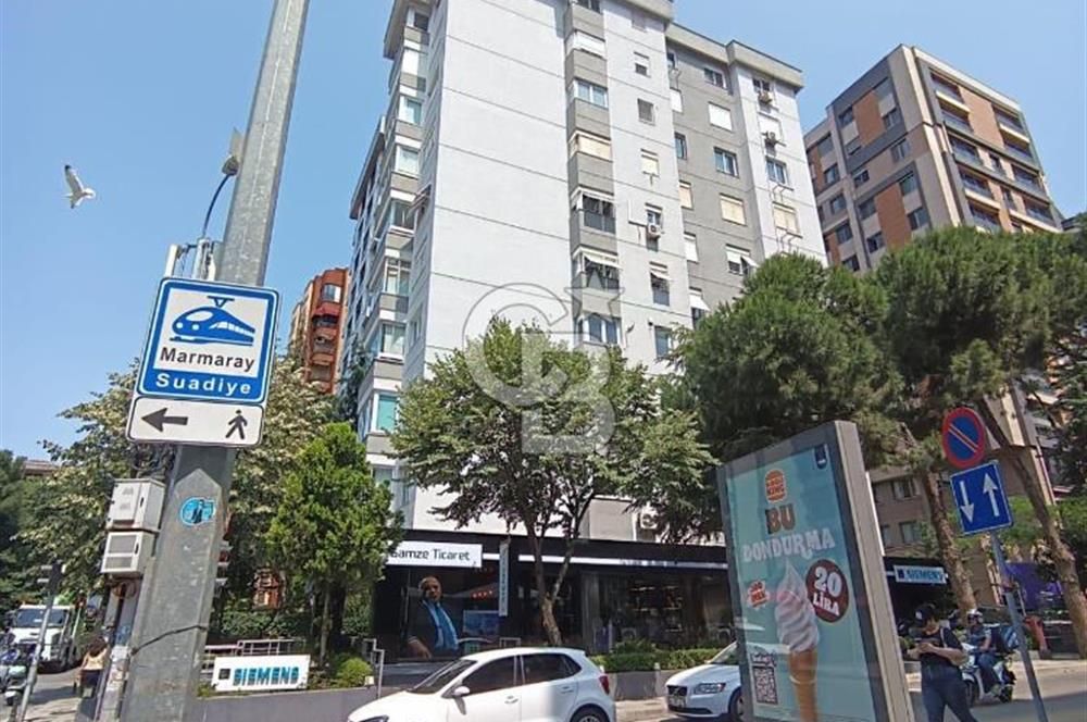 Suadiye Ayşeçavuş Caddesi Üzerinde Katta Tek 5+1 Satılık Daire