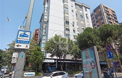 Suadiye Ayşeçavuş Caddesi Üzerinde Katta Tek 5+1 Satılık Daire