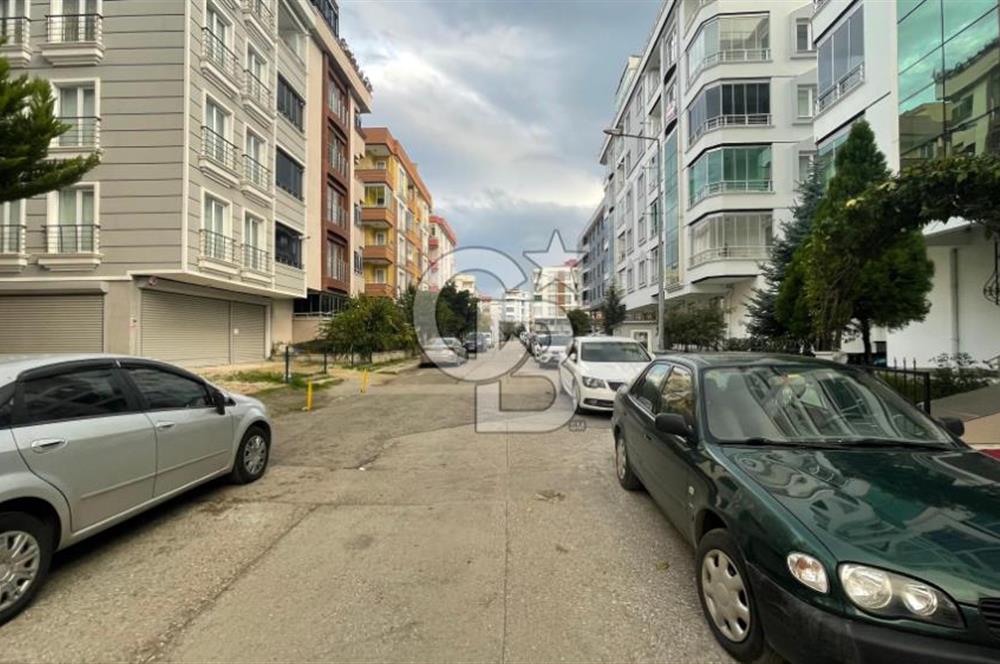 ÖMÜREVLERİ TRAMVAY DURAĞINA 2 DK. MESAFEDE KİRALIK 1+1 DAİRE