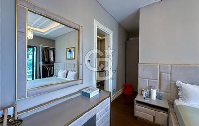 Göl İstanbul' da 6+1 Göl ve Deniz Manzaralı Satılık Villa