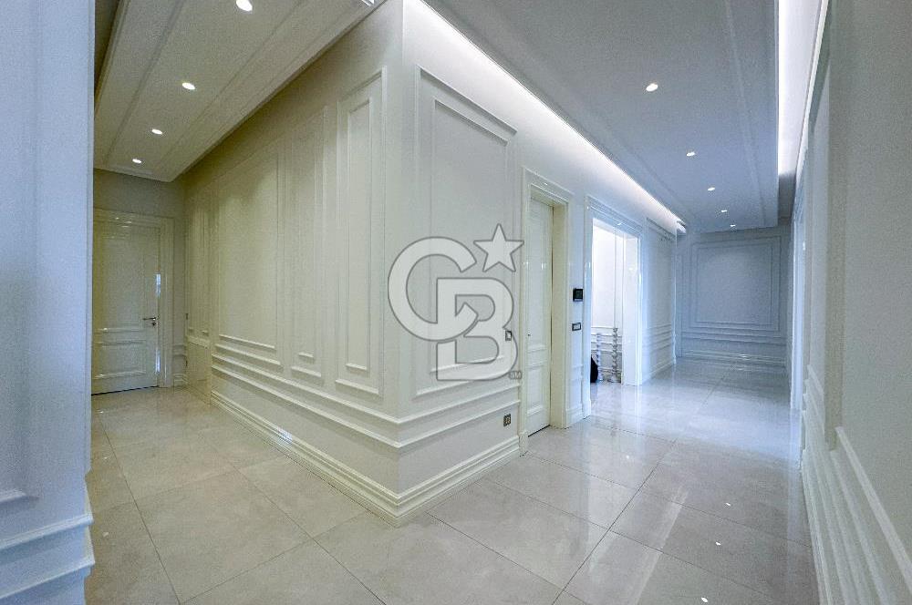 Göl İstanbul' da 6+1 Göl ve Deniz Manzaralı Satılık Villa