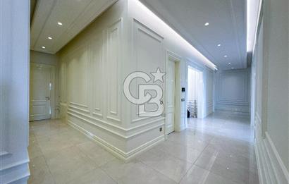Göl İstanbul' da 6+1 Göl ve Deniz Manzaralı Satılık Villa