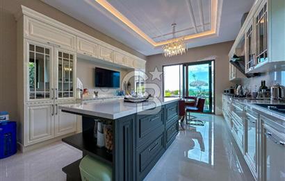 Göl İstanbul' da 6+1 Göl ve Deniz Manzaralı Satılık Villa