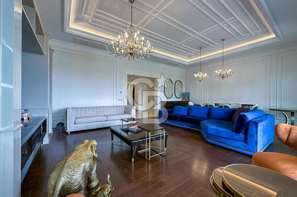 Göl İstanbul' da 6+1 Göl ve Deniz Manzaralı Satılık Villa