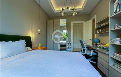 Göl İstanbul' da 6+1 Göl ve Deniz Manzaralı Satılık Villa
