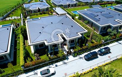 Göl İstanbul' da 6+1 Göl ve Deniz Manzaralı Satılık Villa