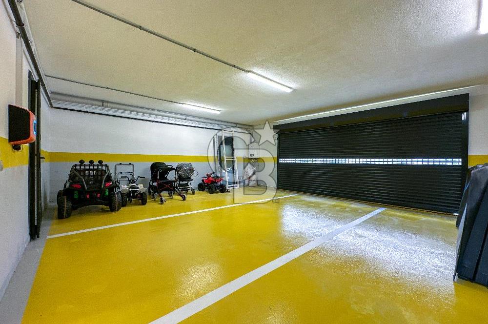 Göl İstanbul' da 6+1 Göl ve Deniz Manzaralı Satılık Villa