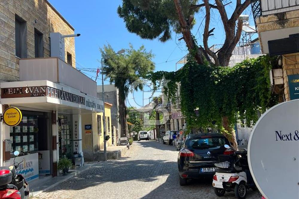 Yenifoça Merkezde Eşyalı Kiralık 1+1 Daire