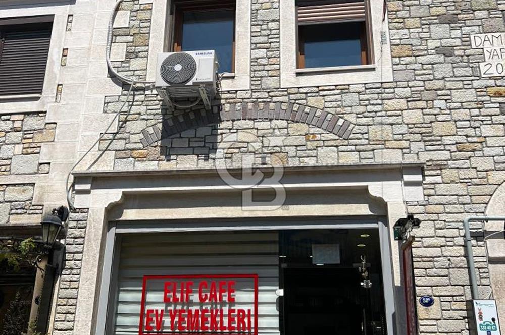 Yenifoça Merkezde Eşyalı Kiralık 1+1 Daire