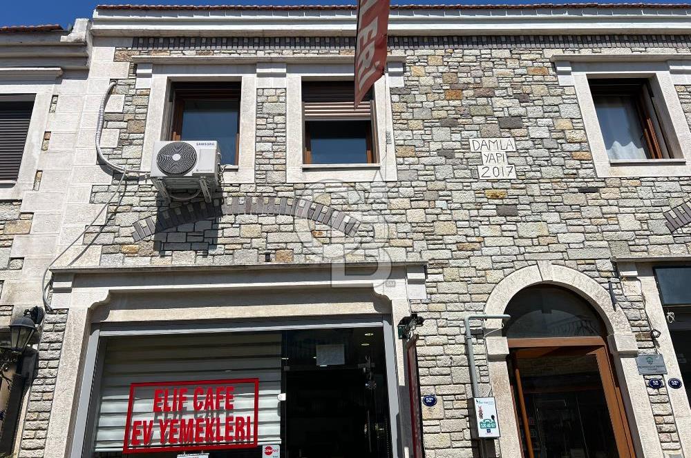 Yenifoça Merkezde Eşyalı Kiralık 1+1 Daire