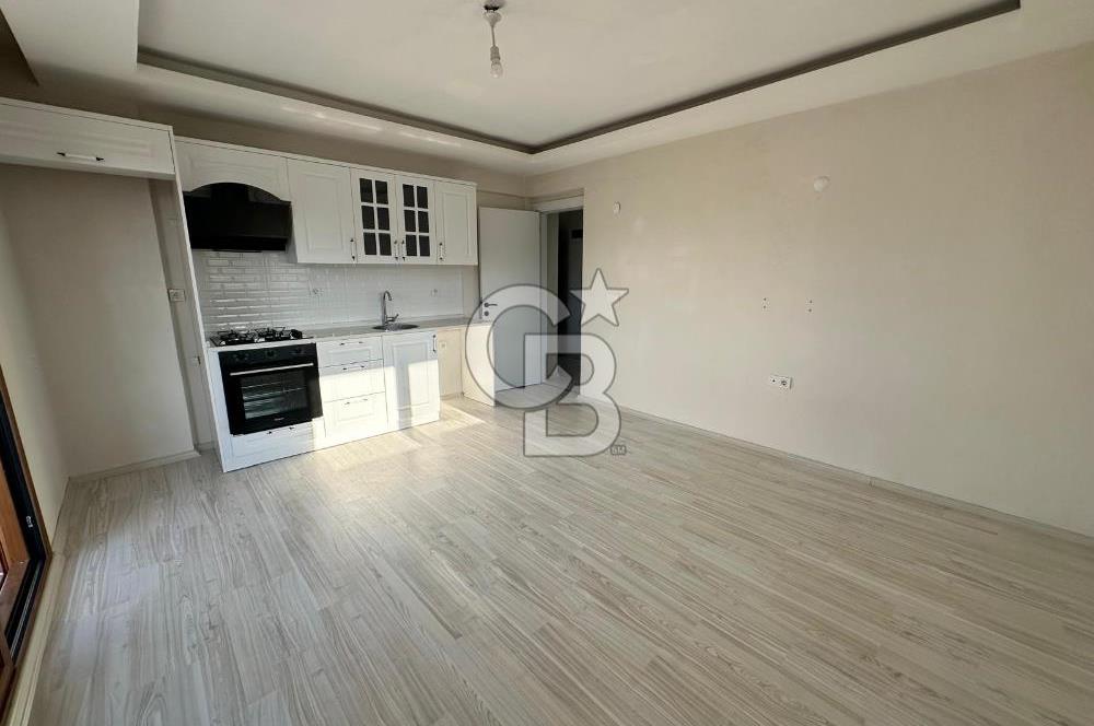 Foça Yenibağarası'nda Kiralık 2+1 Bahçe Katı Daire