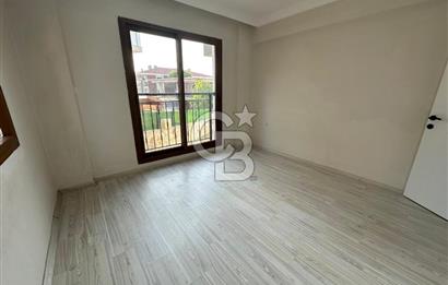 Foça Yenibağarası'nda Kiralık 2+1 Bahçe Katı Daire
