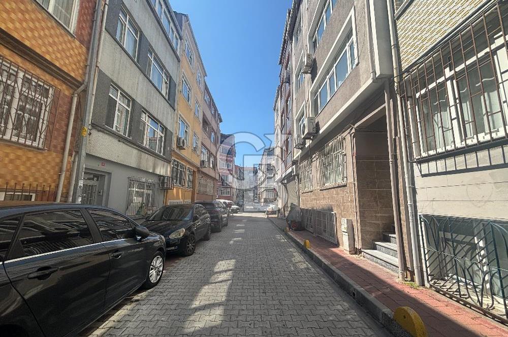 Fatih Dervis Ali Mahallesi 2+1 Bahceli Satılık Daire