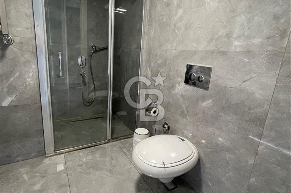 İzka Port’ta 4+1 Deniz Manzaralı 300m2 Satılık Daire